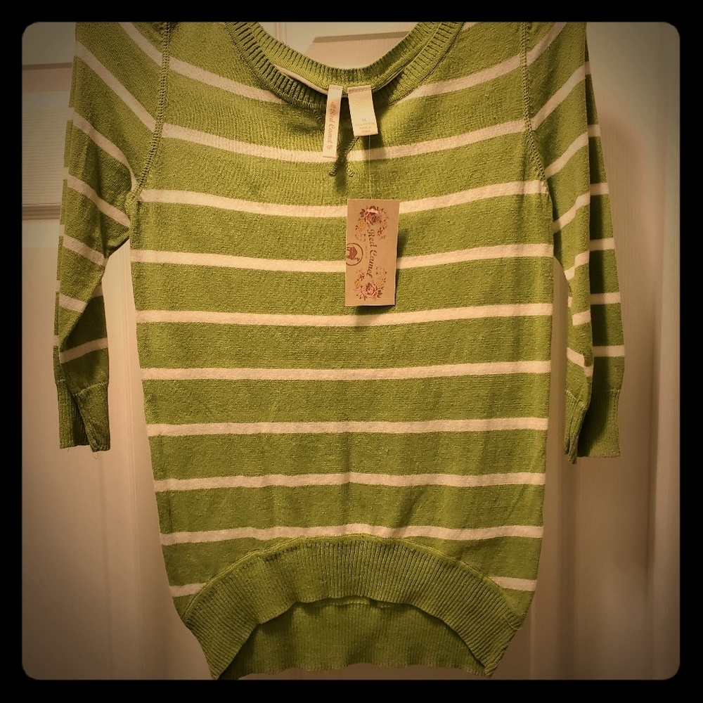 Green & white sweater